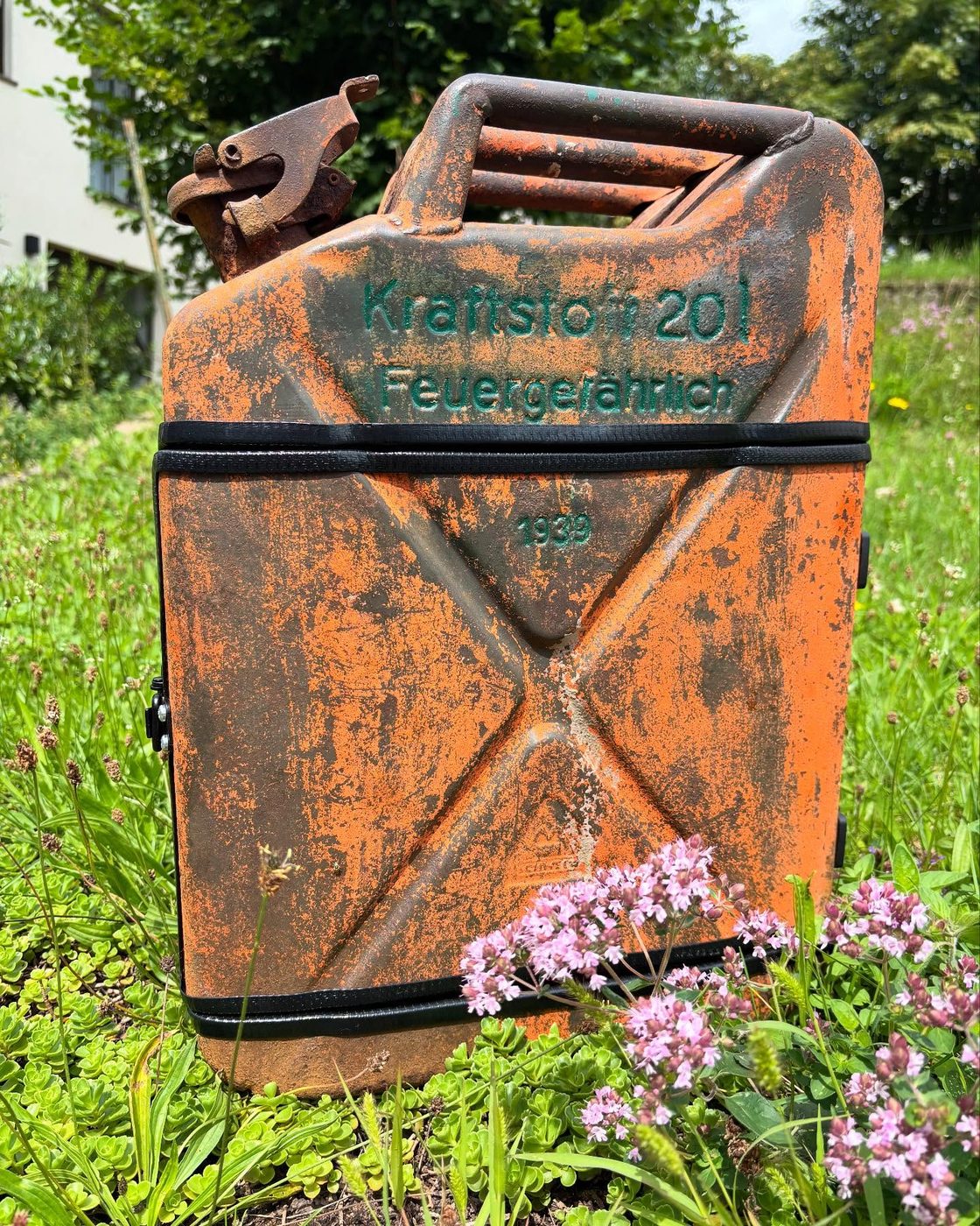 Kraftstoffkanister von 1939 mit originaler Patina